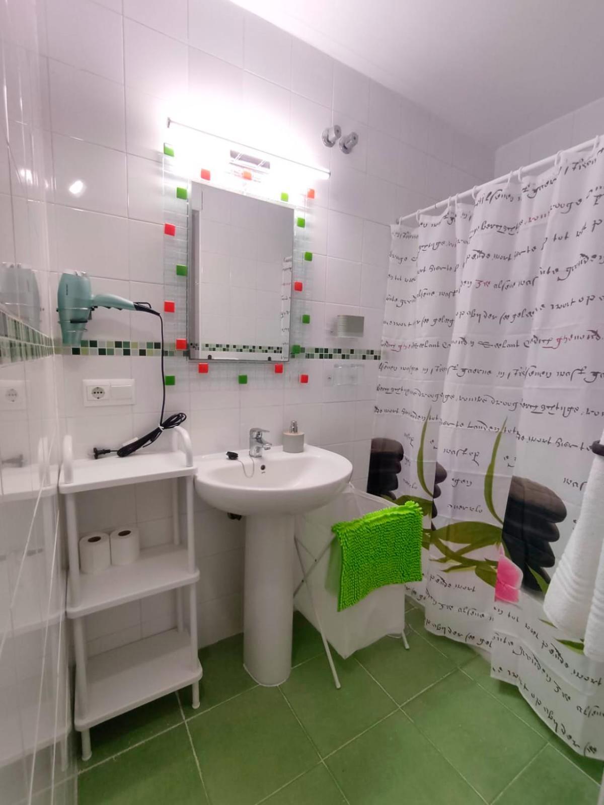 Holiday home Celestina Apartment, Piscinas, Parking Gratis, A 5 Min De Torre Del Mar
