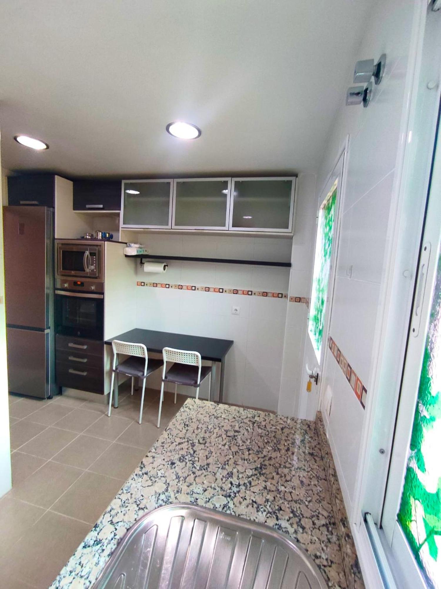 Celestina Apartment, Piscinas, Parking Gratis, A 5 Min De Torre Del Mar Velez Malaga