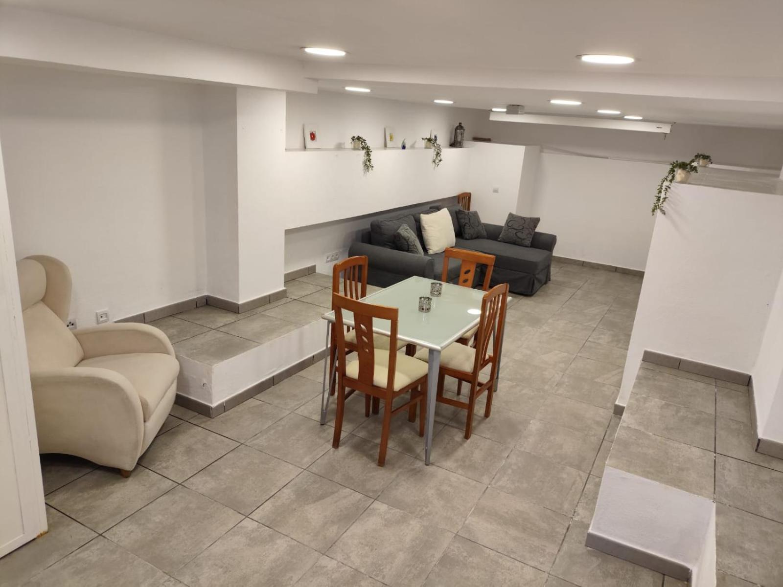 Celestina Apartment, Piscinas, Parking Gratis, A 5 Min De Torre Del Mar *